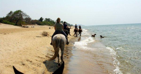 Kande Beach Horse Riding