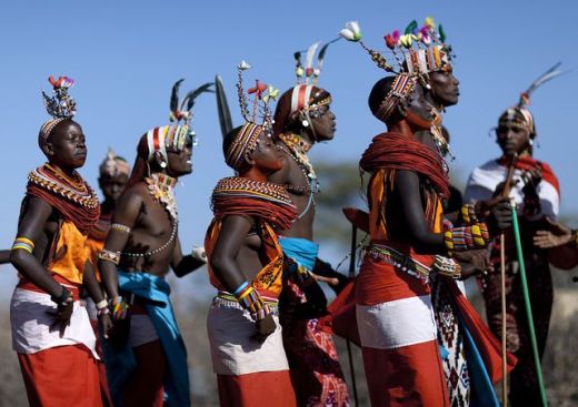 DANCE DE LA TRIBU SAMBURU , KENYA DANCE DE LA TRIBU SAMBURU , KENYA